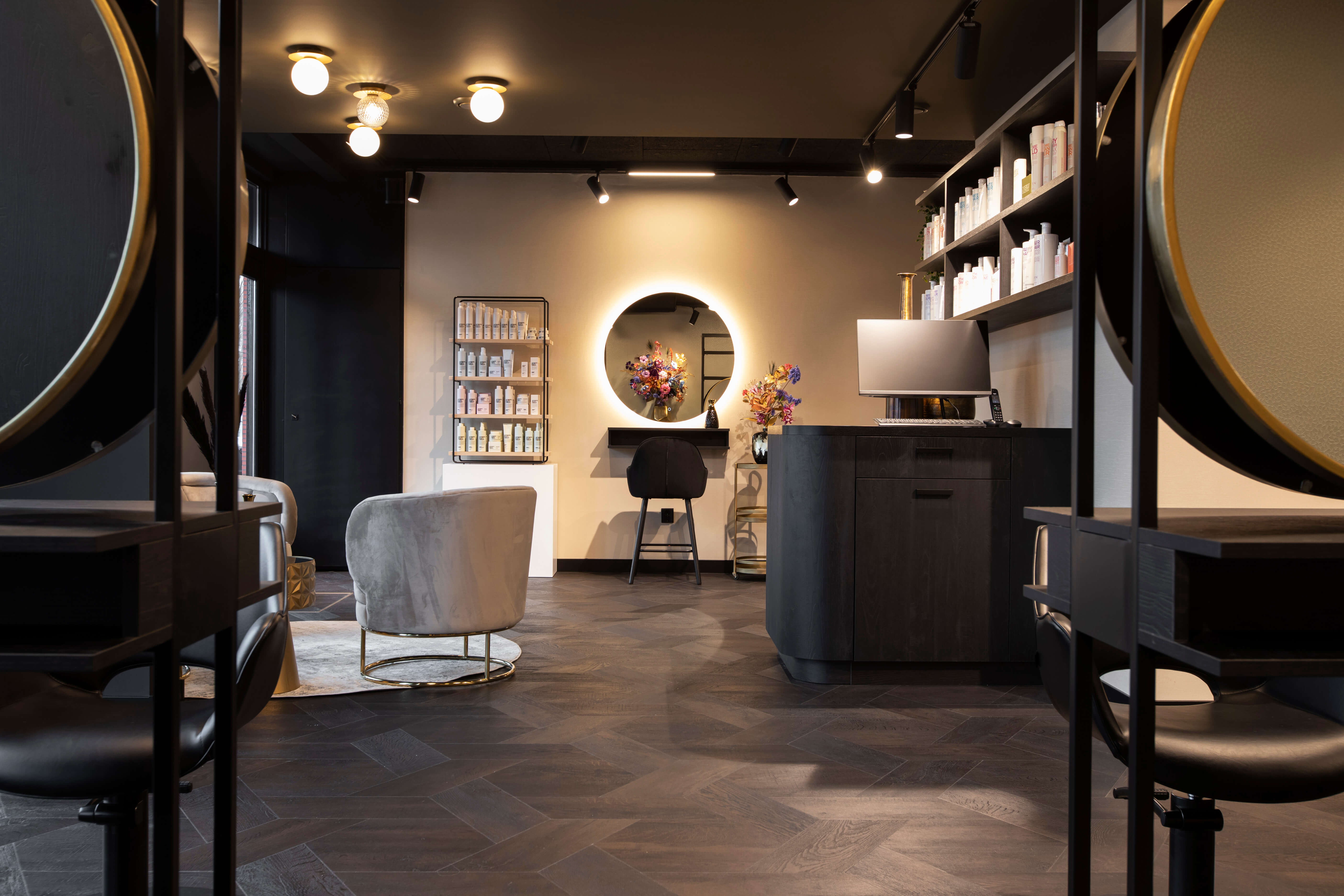 Salon house of colour